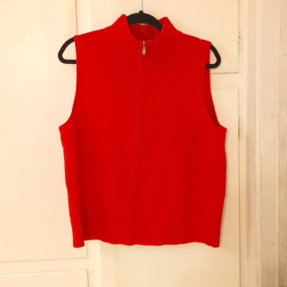 Pendleton Jackets & Blazers - Pendleton red wool zip-up vest size L